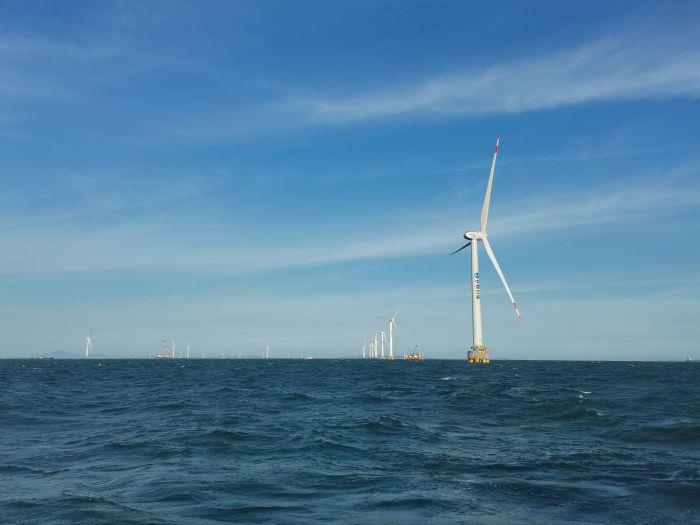 亞太單機容量最大海上風機在三峽福清興化灣風電場成功并網發電